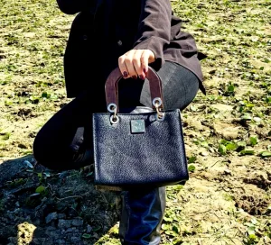 Claire Hand Made Μαύρη τσάντα Δέρμα Ξύλο