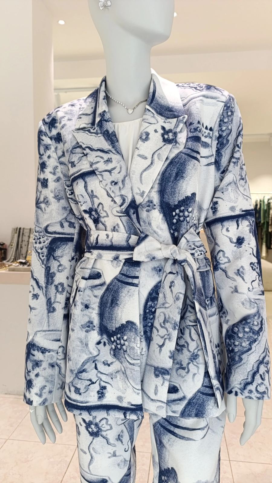 Innocent κουστούμι