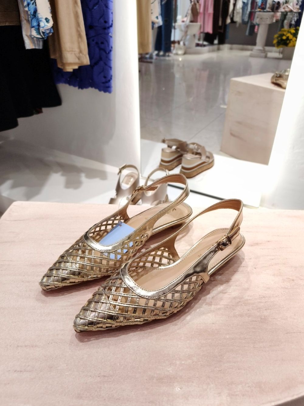Χρυσές Slingback Μπαλαρίνες με Πλεκτό Σχέδιο